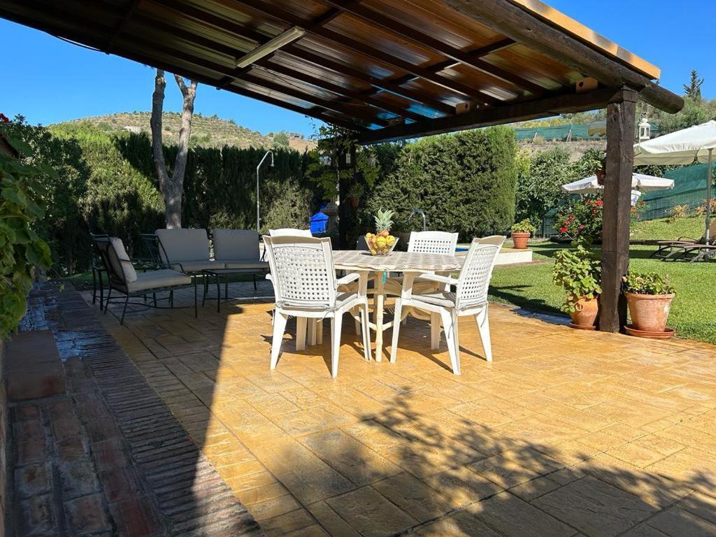 Cupiana Piscina Privada Ferienhaus