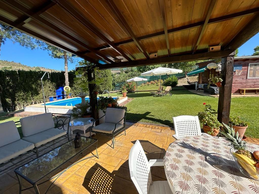 Cupiana Piscina Privada Ferienhaus